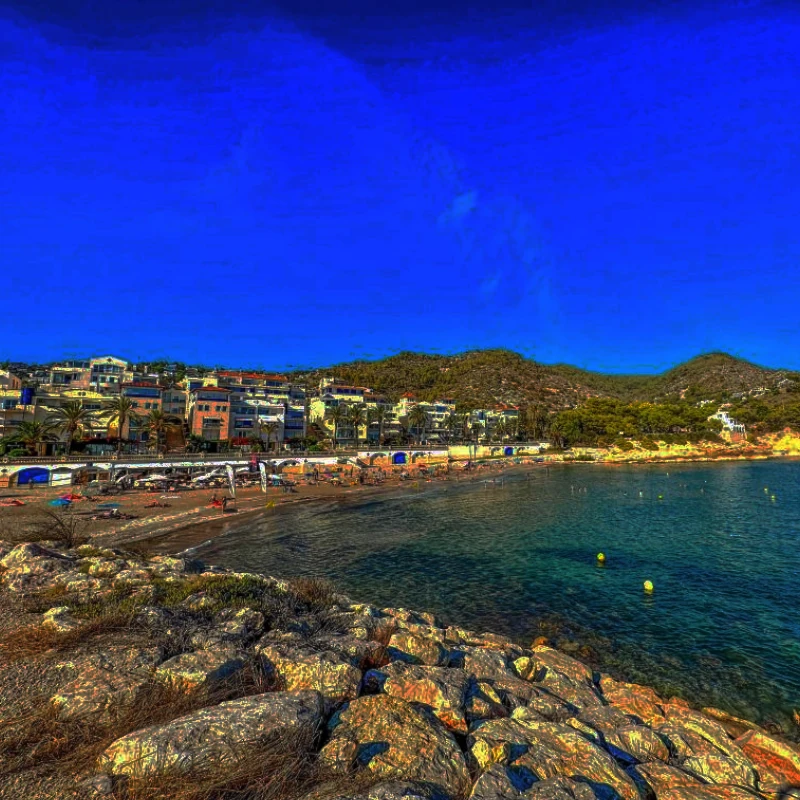 Platja-de-agua-dulce-sitges-beach